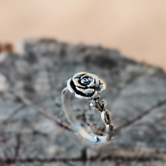 3/$25  🏷️ Vintage Rose Flower Sterling Silver Dainty Ring Elegant Floral Ring - Picture 9 of 11